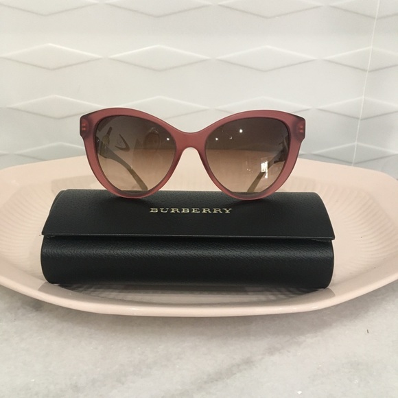 Burberry Accessories - ***SOLD**** 4-16-21 Burberry Sunglasses EUC
